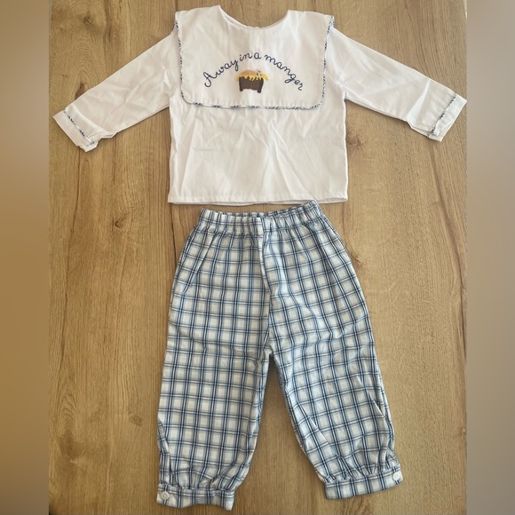 NWT Away in a manger set - Picture 1 of 11